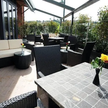 East Village Hotel 3*